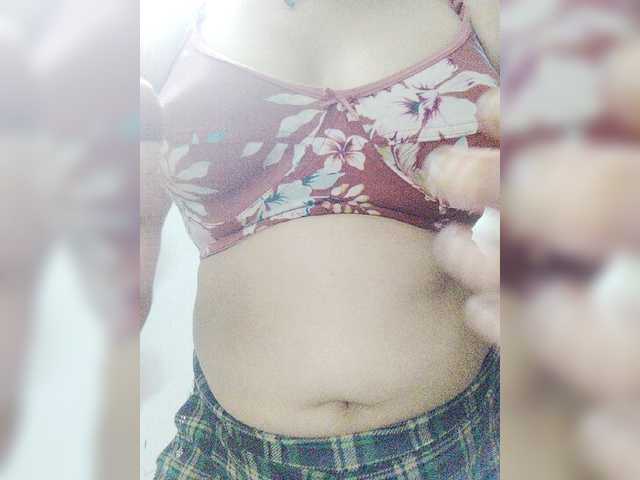 Live sex webcam photo for Nitu2005 #278044850