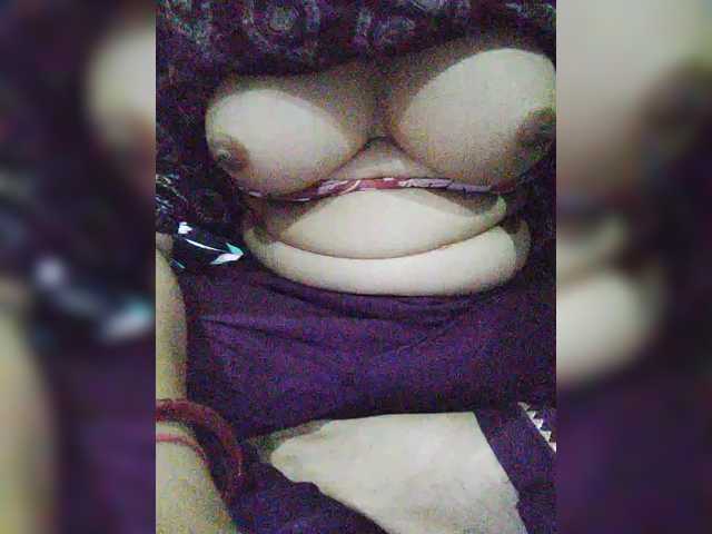 Live sex webcam photo for Nitu2005 #290848984
