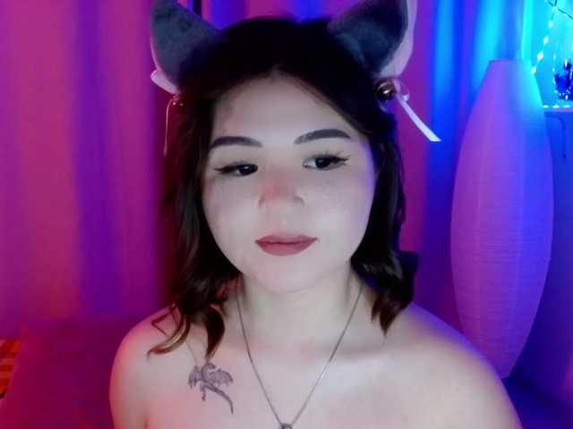 Live sex webcam photo for NiyaDo #273249964