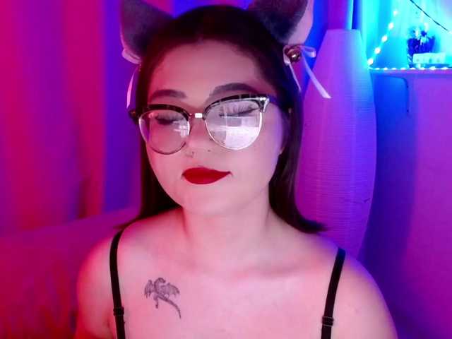 Live sex webcam photo for NiyaDo #273329956