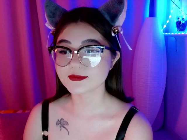 Live sex webcam photo for NiyaDo #273372559