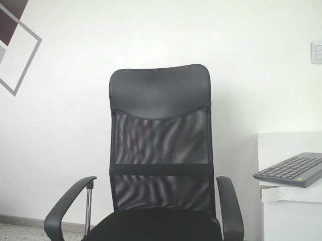 Live sex webcam photo for Noah-20- #275984606