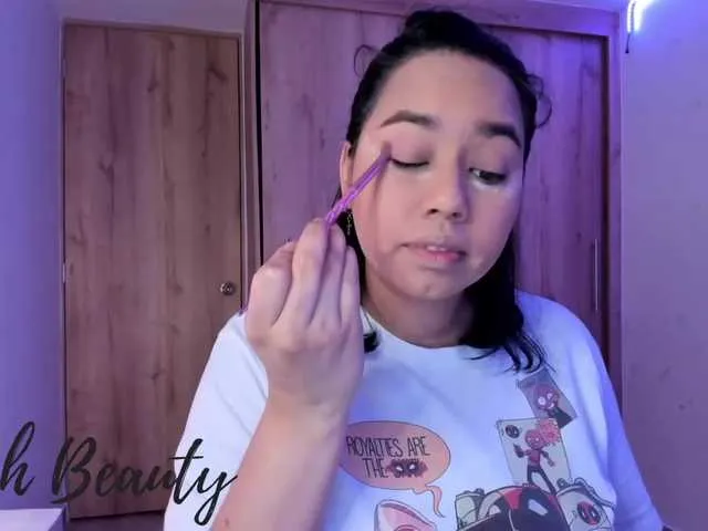 Live sex webcam photo for Noah-Beauty #272117517