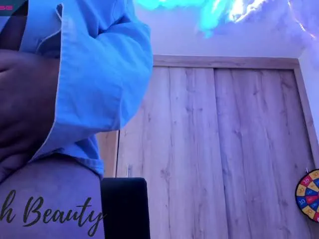 Live sex webcam photo for Noah-Beauty #272641322