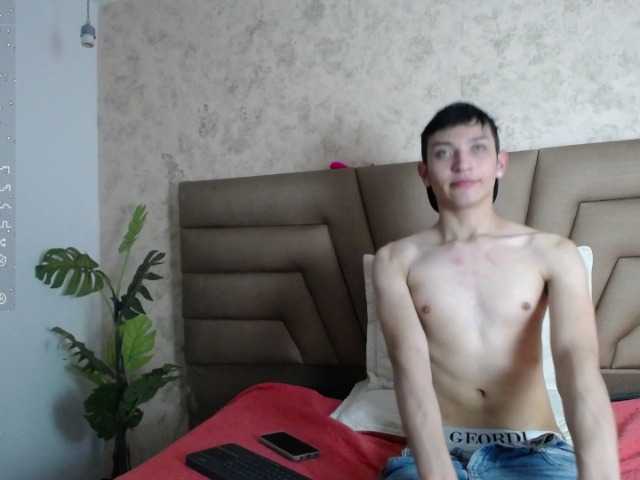 Live sex webcam photo for Noah-Joness- #276464973