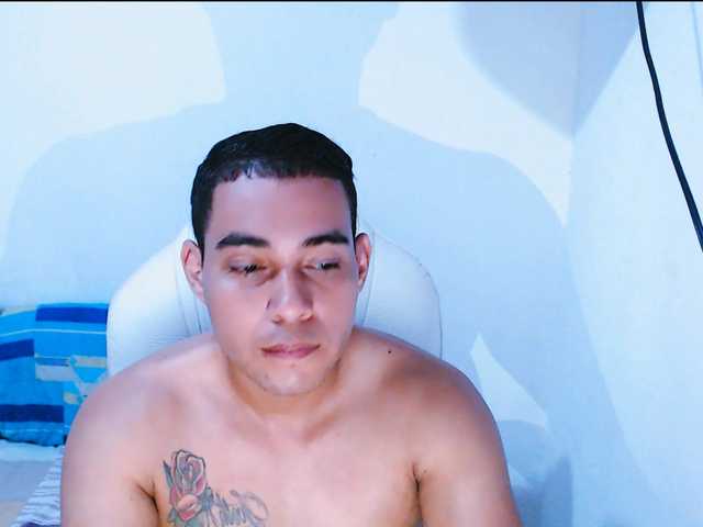 Live sex webcam photo for Noah-martim #276995927