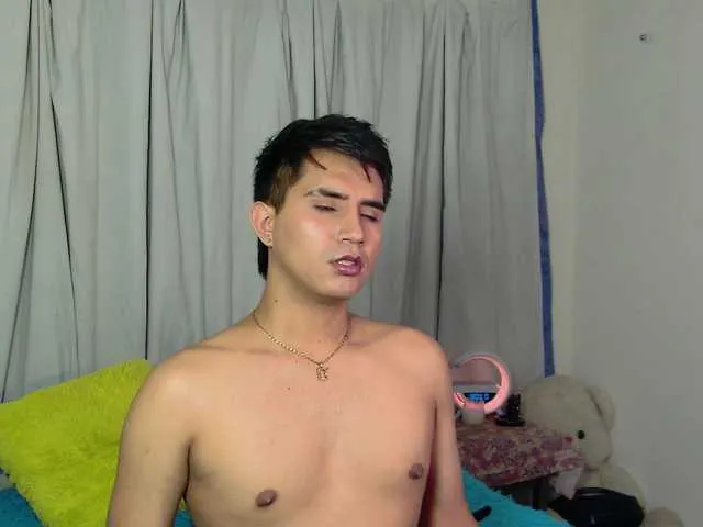 Live sex webcam photo for Noah-white1 #292119395