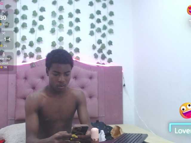 Live sex webcam photo for NoahJhonson69 #293035561