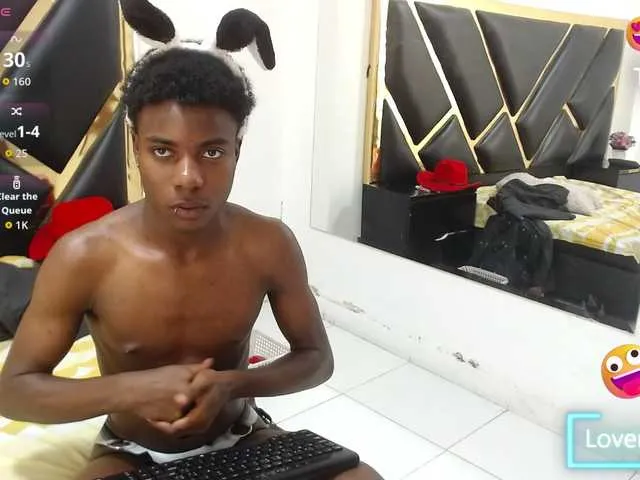 Live sex webcam photo for NoahJhonson69 #293311932