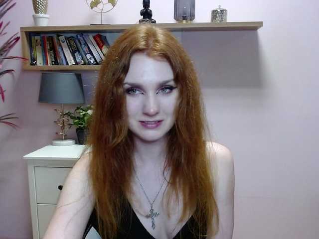 Live sex webcam photo for Noemi-Love #275640729