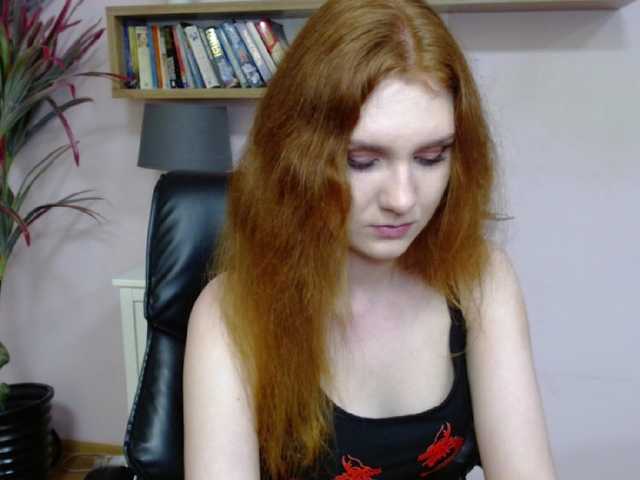 Live sex webcam photo for Noemi-Love #275993734