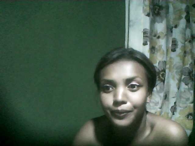 Live sex webcam photo for Noemie28 #276789934