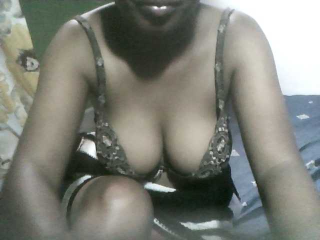 Live sex webcam photo for Noemie28 #276816374