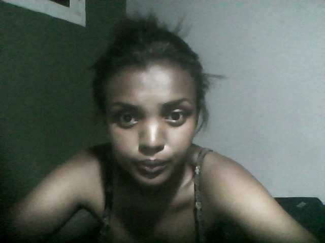 Live sex webcam photo for Noemie28 #276818635