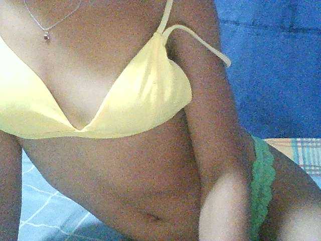 Live sex webcam photo for Noemie28 #277078858