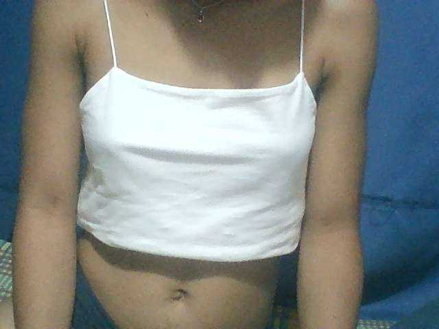 Live sex webcam photo for Noemie28 #277495270