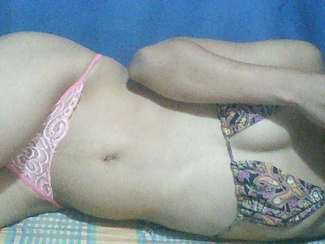 Live sex webcam photo for Noemie28 #277657841