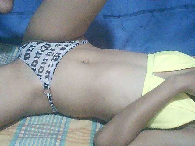 Live sex webcam photo for Noemie28 #277790315