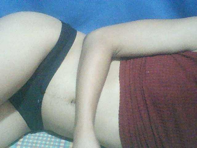 Live sex webcam photo for Noemie28 #277957917