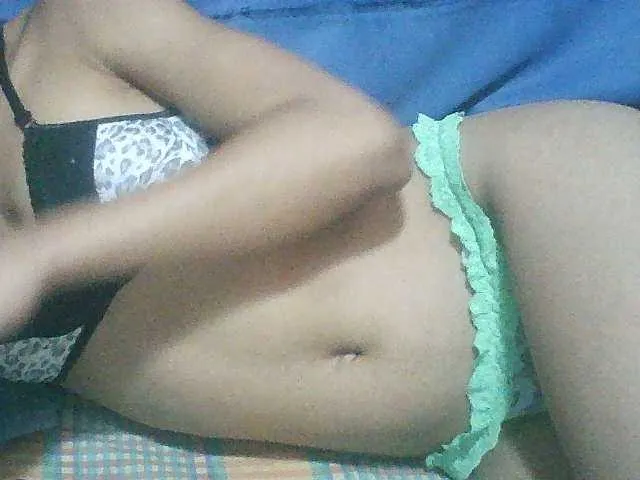 Live sex webcam photo for Noemie28 #278107594