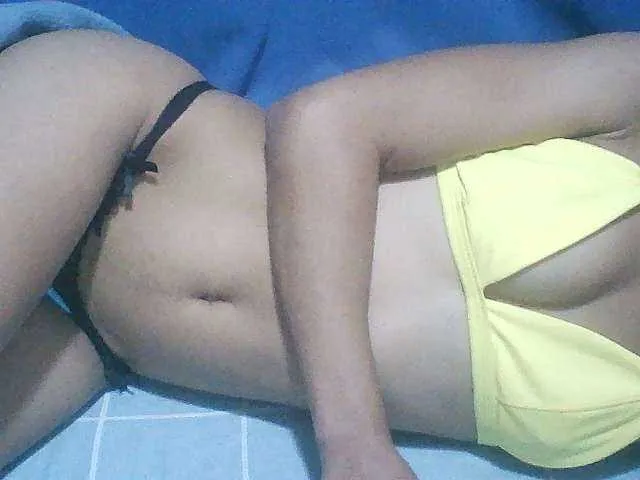 Live sex webcam photo for Noemie28 #278215613