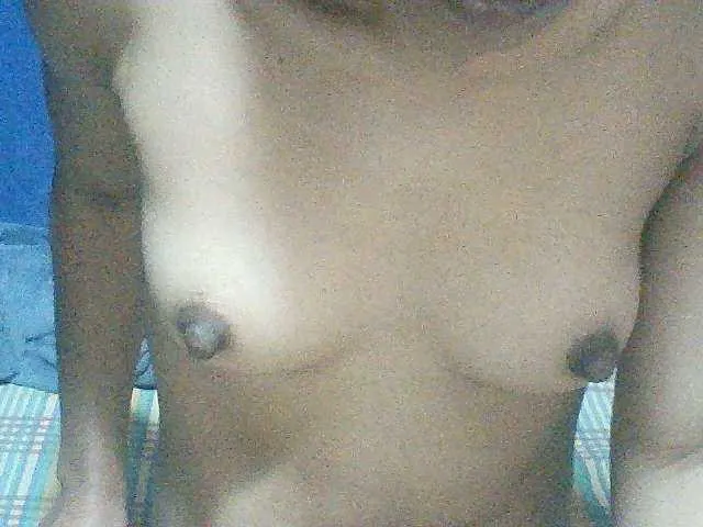 Live sex webcam photo for Noemie28 #278268711