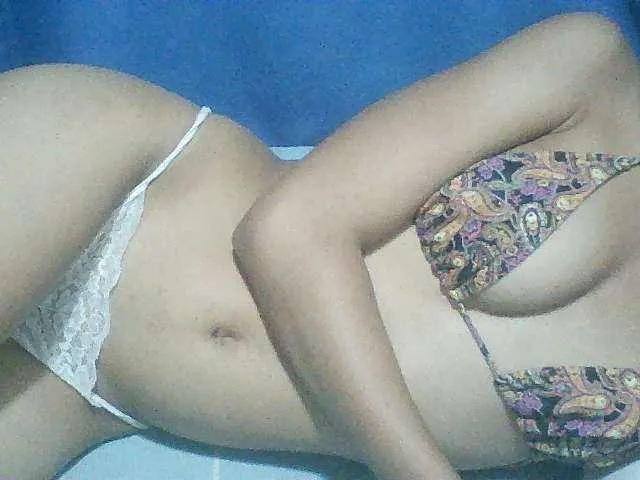 Live sex webcam photo for Noemie28 #282035281