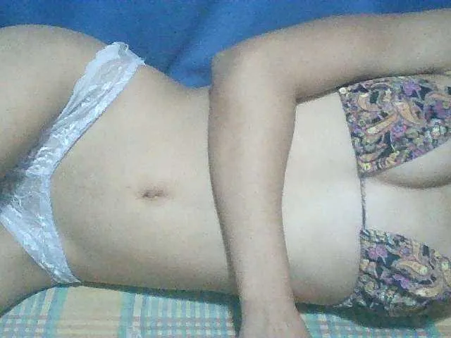 Live sex webcam photo for Noemie28 #288001039