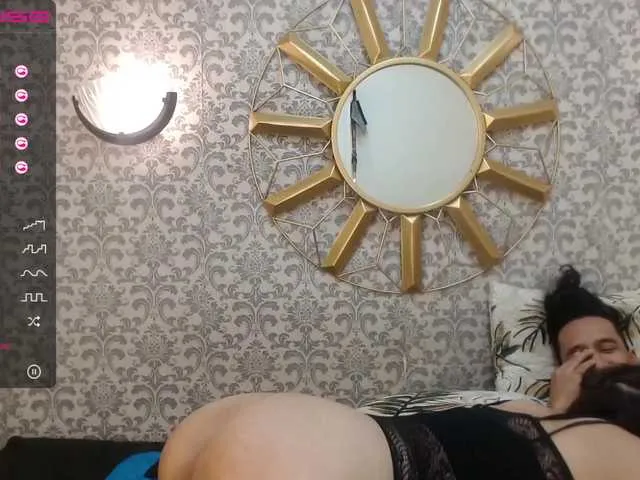 Live sex webcam photo for NoemyAndLian #273190763