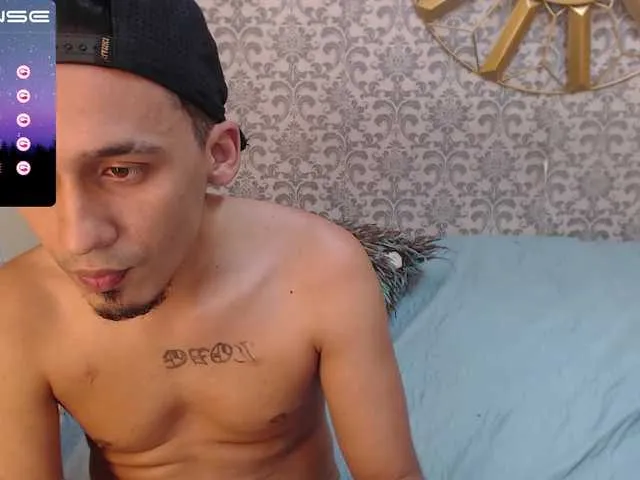 Live sex webcam photo for NoemyAndLian #274004624