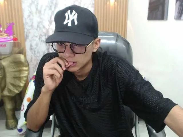 Live sex webcam photo for Noha-scott #291832014