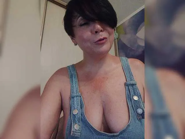 Live sex webcam photo for Nonnohka #278115660