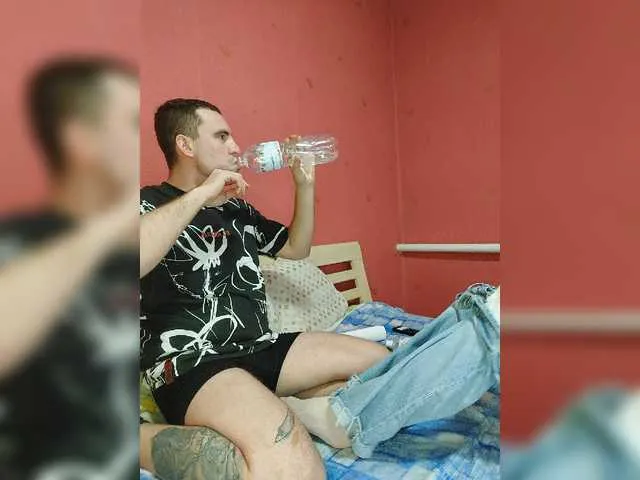 Live sex webcam photo for NormanMash #277366841