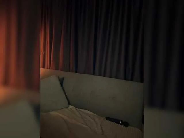 Live sex webcam photo for North-Pole #290539288