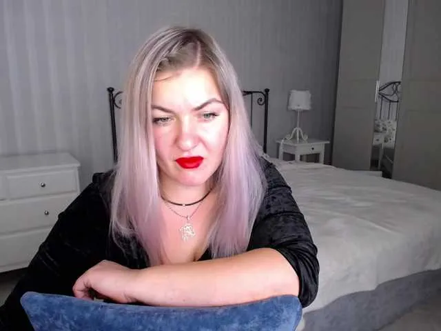 Live sex webcam photo for NotYourBerry #277510588