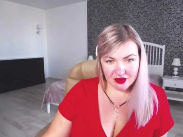 Live sex webcam photo for NotYourBerry #277548211