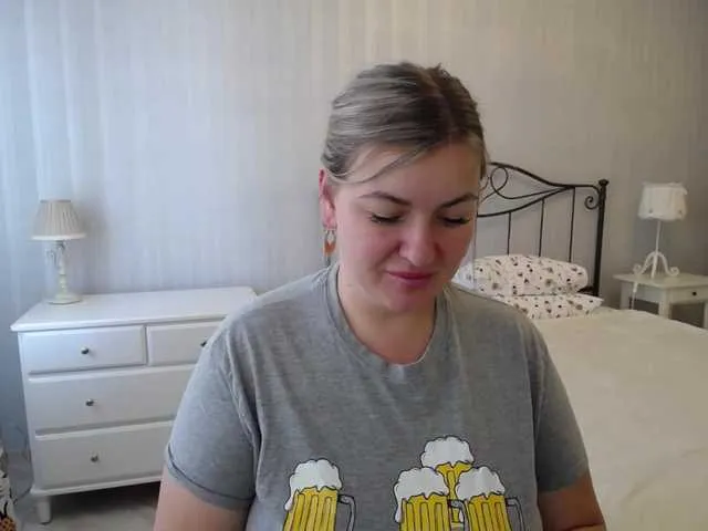 Live sex webcam photo for NotYourBerry #277574374