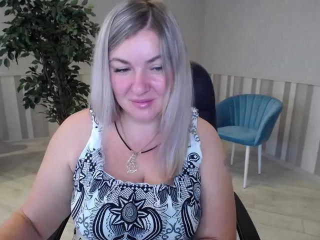 Live sex webcam photo for NotYourBerry #277618813