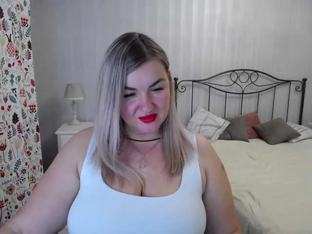 Live sex webcam photo for NotYourBerry #277677931