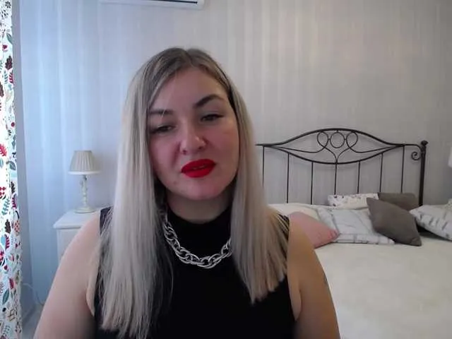 Live sex webcam photo for NotYourBerry #277688193