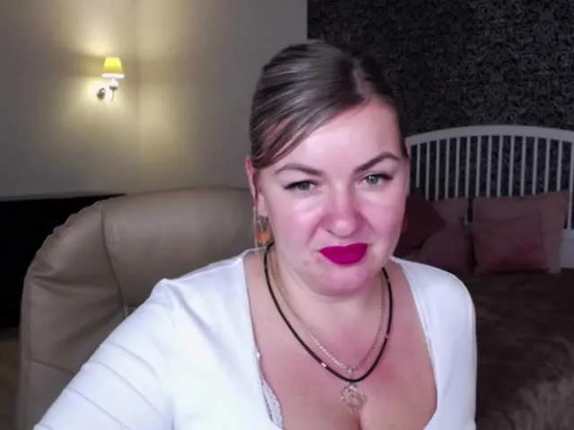 Live sex webcam photo for NotYourBerry #277705454