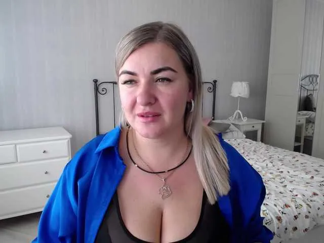 Live sex webcam photo for NotYourBerry #277790635
