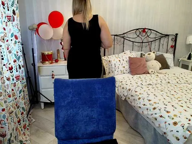Live sex webcam photo for NotYourBerry #290292146