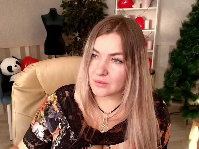 Live sex webcam photo for NotYourBerry #290458464
