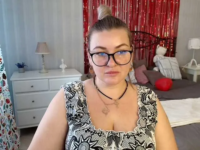 Live sex webcam photo for NotYourBerry #290492951