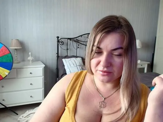 Live sex webcam photo for NotYourBerry #290566080