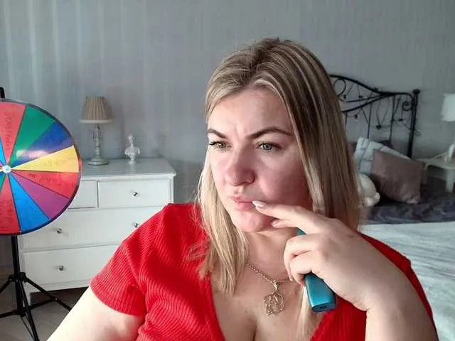 Live sex webcam photo for NotYourBerry #290647135