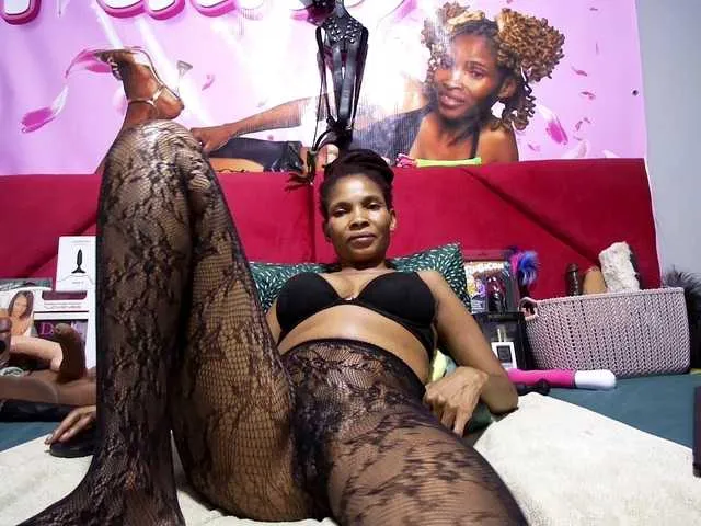 Live sex webcam photo for Ntombie #292599941
