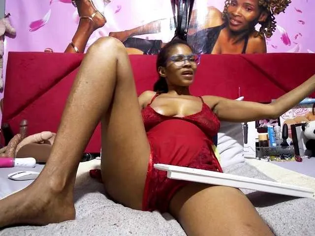 Live sex webcam photo for Ntombie #293018095