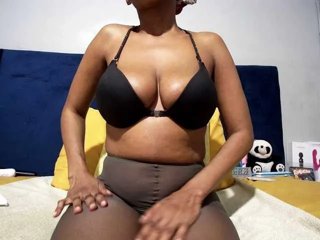 Live sex webcam photo for Ntombie #293738221